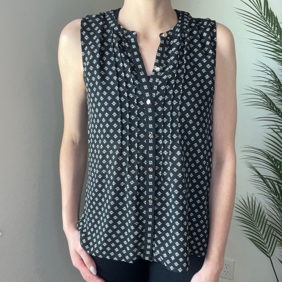 CeCe | Black and White Blouse - Picture 4 of 13